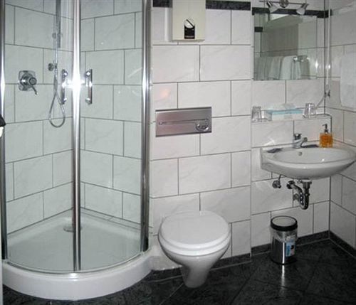 נויוויד Stadthotel-Garni מראה חיצוני תמונה